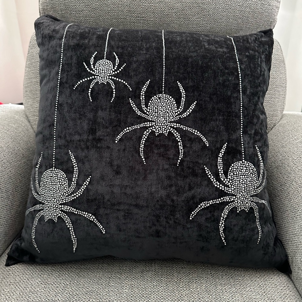 Magaschoni Home Halloween Pillow
